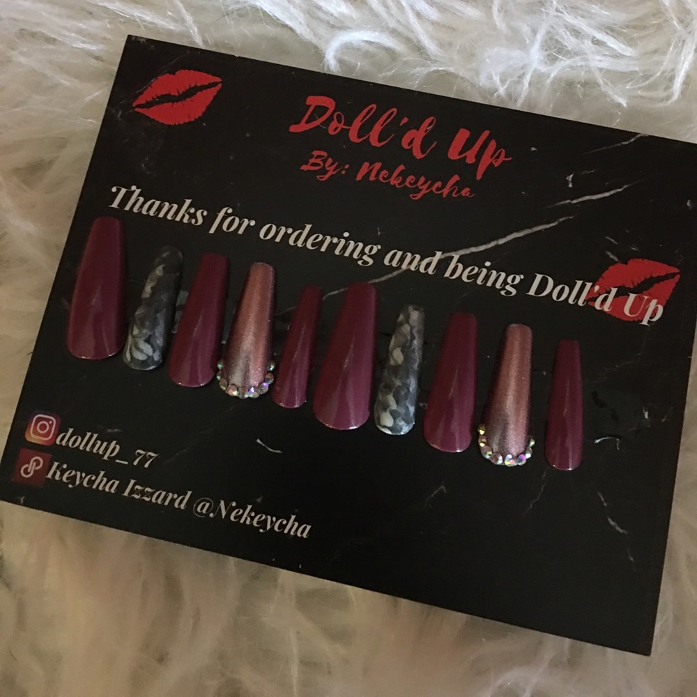Press on nails